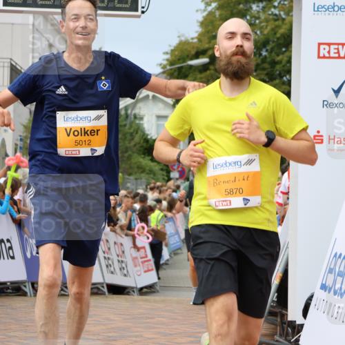 31.08.2025 - 21. Blankeneser Heldenlauf Strokosch-Dieckow http://msf.ph/oto/8695417 31.08.2025 12:31:42 Ziel 5870, 5012, 5190 meine-sportfotos.de