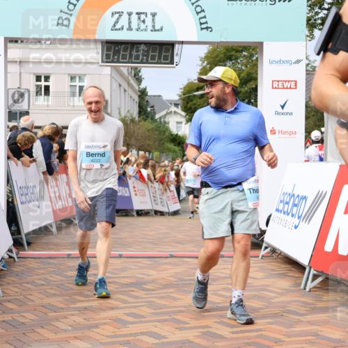 31.08.2025 - 21. Blankeneser Heldenlauf Strokosch-Dieckow http://msf.ph/oto/8695419 31.08.2025 12:26:44 Ziel 5787, 5135, 4224, 4223, 4222, 4391 meine-sportfotos.de