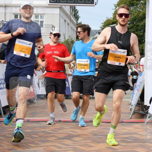 31.08.2025 - 21. Blankeneser Heldenlauf Strokosch-Dieckow http://msf.ph/oto/8695432 31.08.2025 12:26:35 Ziel 5842, 5783, 5135, 5167, 5668, 4240 meine-sportfotos.de
