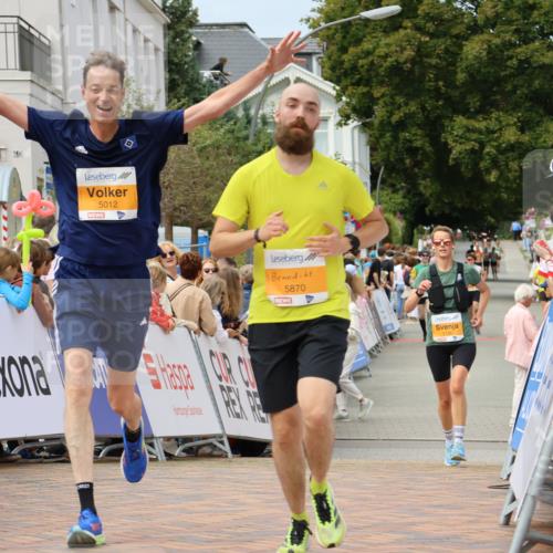 31.08.2025 - 21. Blankeneser Heldenlauf Strokosch-Dieckow http://msf.ph/oto/8695433 31.08.2025 12:31:40 Ziel 5870, 5012, 5190 meine-sportfotos.de