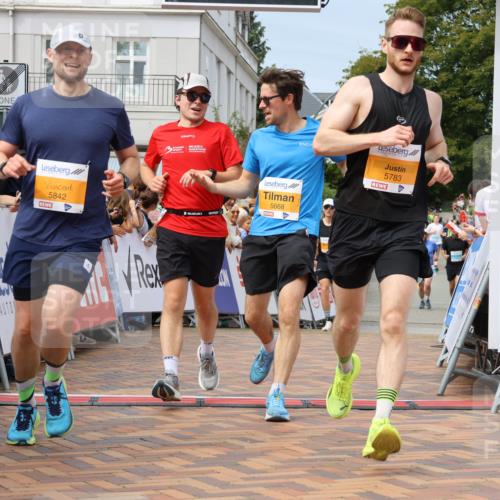 31.08.2025 - 21. Blankeneser Heldenlauf Strokosch-Dieckow http://msf.ph/oto/8695436 31.08.2025 12:26:35 Ziel 5842, 5783, 5135, 5167, 5668, 4240 meine-sportfotos.de