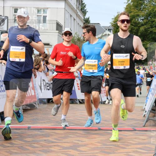 31.08.2025 - 21. Blankeneser Heldenlauf Strokosch-Dieckow http://msf.ph/oto/8695442 31.08.2025 12:26:35 Ziel 5842, 5783, 5135, 5167, 5668, 4240 meine-sportfotos.de
