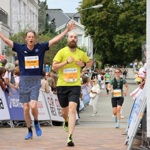 31.08.2025 - 21. Blankeneser Heldenlauf Strokosch-Dieckow http://msf.ph/oto/8695448 31.08.2025 12:31:40 Ziel 5870, 5012, 5190 meine-sportfotos.de