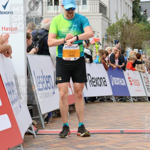 31.08.2025 - 21. Blankeneser Heldenlauf Strokosch-Dieckow http://msf.ph/oto/8695450 31.08.2025 12:31:32 Ziel 5843, 5427 meine-sportfotos.de