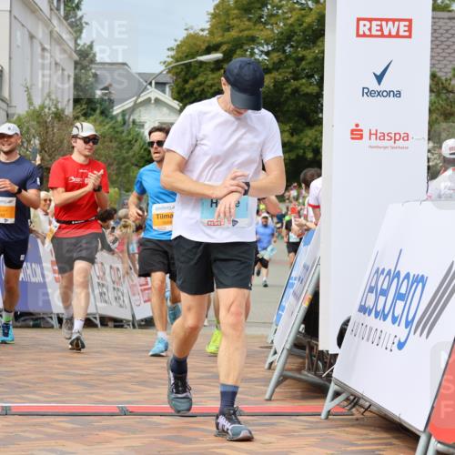 31.08.2025 - 21. Blankeneser Heldenlauf Strokosch-Dieckow http://msf.ph/oto/8695455 31.08.2025 12:26:34 Ziel 5842, 5783, 5167, 5668, 4240 meine-sportfotos.de
