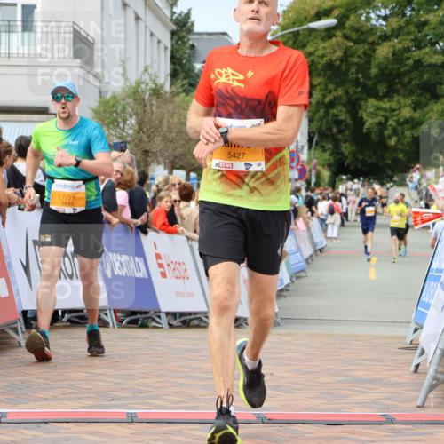 31.08.2025 - 21. Blankeneser Heldenlauf Strokosch-Dieckow http://msf.ph/oto/8695465 31.08.2025 12:31:29 Ziel 5843, 5427 meine-sportfotos.de