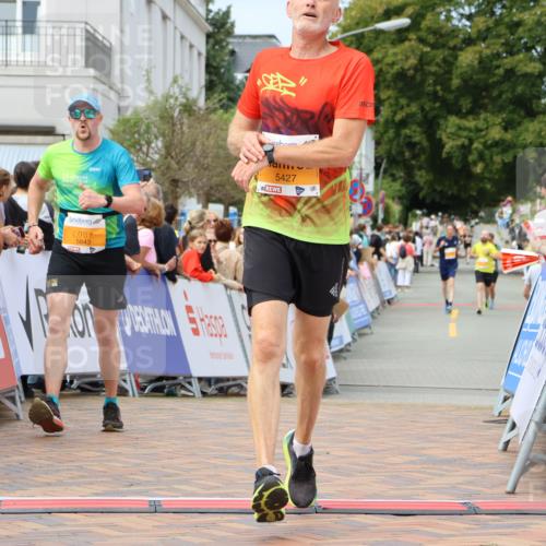 31.08.2025 - 21. Blankeneser Heldenlauf Strokosch-Dieckow http://msf.ph/oto/8695467 31.08.2025 12:31:29 Ziel 5843, 5427 meine-sportfotos.de