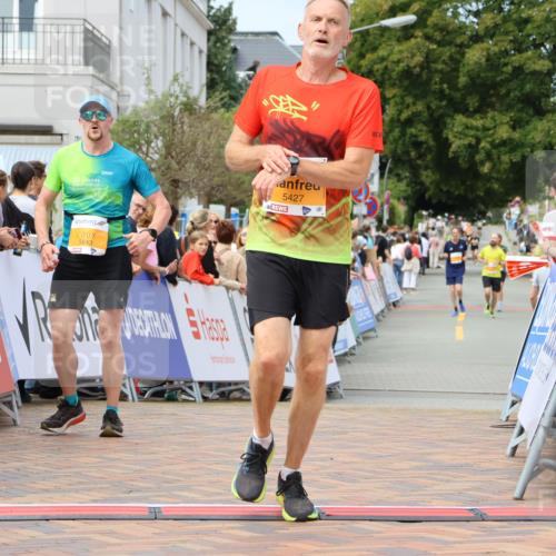 31.08.2025 - 21. Blankeneser Heldenlauf Strokosch-Dieckow http://msf.ph/oto/8695470 31.08.2025 12:31:29 Ziel 5843, 5427 meine-sportfotos.de