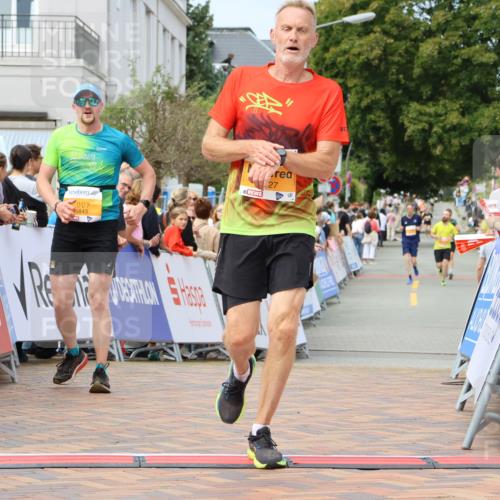 31.08.2025 - 21. Blankeneser Heldenlauf Strokosch-Dieckow http://msf.ph/oto/8695472 31.08.2025 12:31:29 Ziel 5843, 5427 meine-sportfotos.de