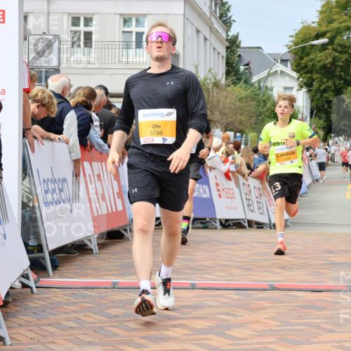 31.08.2025 - 21. Blankeneser Heldenlauf Strokosch-Dieckow http://msf.ph/oto/8695473 31.08.2025 12:26:19 Ziel 5193, 5788, 5281, 4155 meine-sportfotos.de