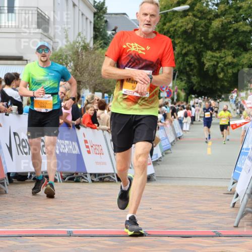 31.08.2025 - 21. Blankeneser Heldenlauf Strokosch-Dieckow http://msf.ph/oto/8695475 31.08.2025 12:31:29 Ziel 5843, 5427 meine-sportfotos.de