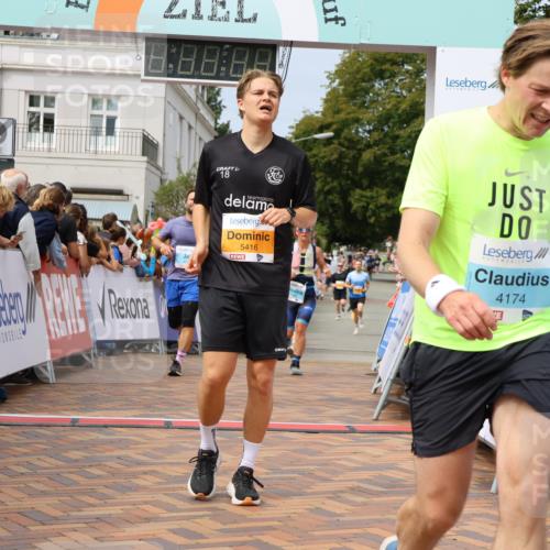 31.08.2025 - 21. Blankeneser Heldenlauf Strokosch-Dieckow http://msf.ph/oto/8695497 31.08.2025 12:26:08 Ziel 5416, 4214, 4355, 4174, 4310 meine-sportfotos.de