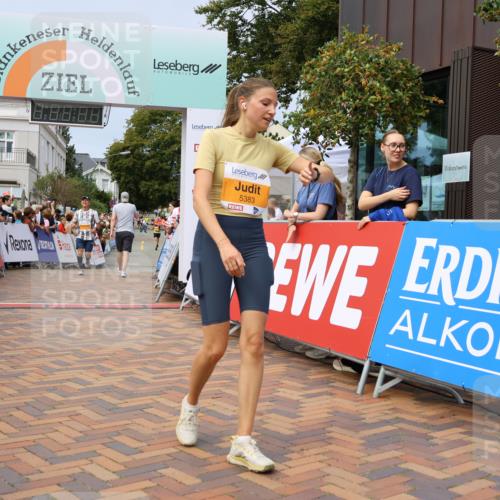 31.08.2025 - 21. Blankeneser Heldenlauf Strokosch-Dieckow http://msf.ph/oto/8695498 31.08.2025 12:31:19 Ziel 5383, 5382, 5310, 5577, 4094 meine-sportfotos.de