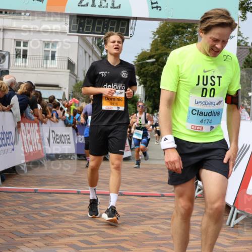 31.08.2025 - 21. Blankeneser Heldenlauf Strokosch-Dieckow http://msf.ph/oto/8695504 31.08.2025 12:26:08 Ziel 5416, 4214, 4355, 4174, 4310 meine-sportfotos.de