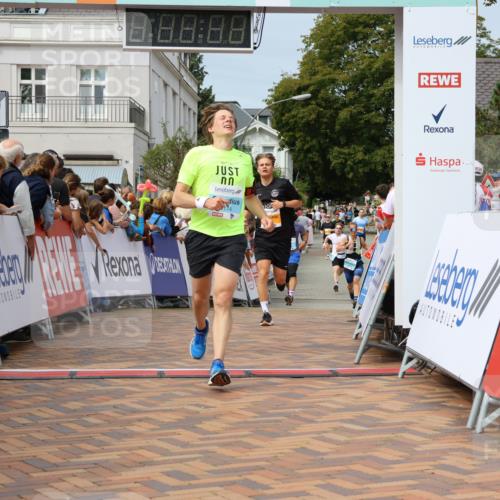 31.08.2025 - 21. Blankeneser Heldenlauf Strokosch-Dieckow http://msf.ph/oto/8695507 31.08.2025 12:26:05 Ziel 5416, 4214, 4174, 4310 meine-sportfotos.de
