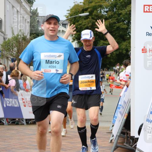 31.08.2025 - 21. Blankeneser Heldenlauf Strokosch-Dieckow http://msf.ph/oto/8695518 31.08.2025 12:31:13 Ziel 5383, 5382, 5330, 5577, 4094 meine-sportfotos.de