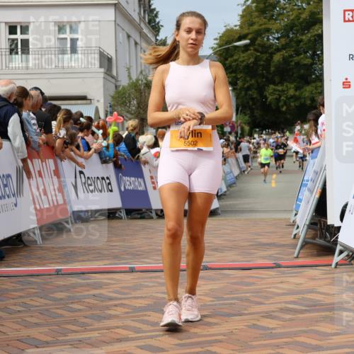 31.08.2025 - 21. Blankeneser Heldenlauf Strokosch-Dieckow http://msf.ph/oto/8695521 31.08.2025 12:25:56 Ziel 5502, 4331 meine-sportfotos.de