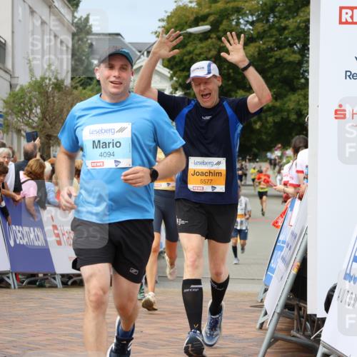 31.08.2025 - 21. Blankeneser Heldenlauf Strokosch-Dieckow http://msf.ph/oto/8695523 31.08.2025 12:31:13 Ziel 5383, 5382, 5330, 5577, 4094 meine-sportfotos.de