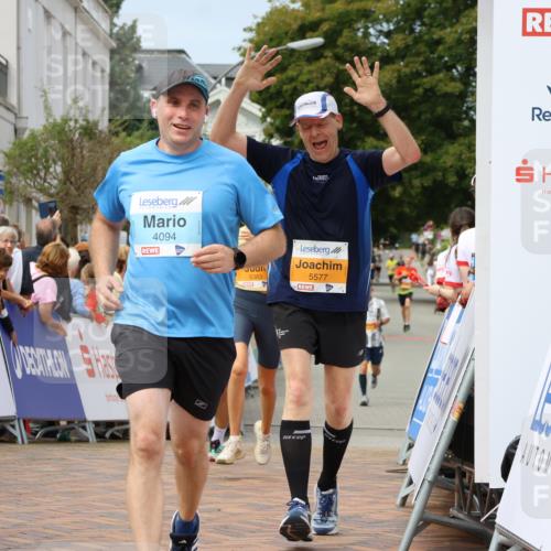 31.08.2025 - 21. Blankeneser Heldenlauf Strokosch-Dieckow http://msf.ph/oto/8695525 31.08.2025 12:31:12 Ziel 5383, 5382, 5330, 5577, 5269, 4094 meine-sportfotos.de