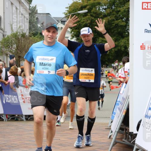 31.08.2025 - 21. Blankeneser Heldenlauf Strokosch-Dieckow http://msf.ph/oto/8695527 31.08.2025 12:31:12 Ziel 5383, 5382, 5330, 5577, 5269, 4094 meine-sportfotos.de