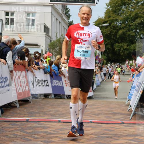 31.08.2025 - 21. Blankeneser Heldenlauf Strokosch-Dieckow http://msf.ph/oto/8695545 31.08.2025 12:25:50 Ziel 5150, 5502, 4158, 4331 meine-sportfotos.de