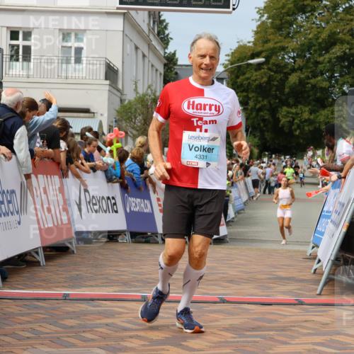 31.08.2025 - 21. Blankeneser Heldenlauf Strokosch-Dieckow http://msf.ph/oto/8695549 31.08.2025 12:25:49 Ziel 5150, 4158, 4331 meine-sportfotos.de