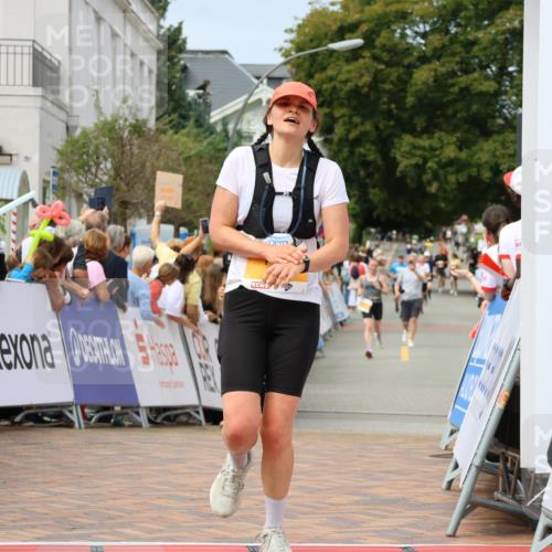 31.08.2025 - 21. Blankeneser Heldenlauf Strokosch-Dieckow http://msf.ph/oto/8695566 31.08.2025 12:30:54 Ziel 5160, 5674, 5736 meine-sportfotos.de