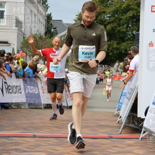 31.08.2025 - 21. Blankeneser Heldenlauf Strokosch-Dieckow http://msf.ph/oto/8695569 31.08.2025 12:25:47 Ziel 5150, 5235, 5058, 4158, 4331 meine-sportfotos.de