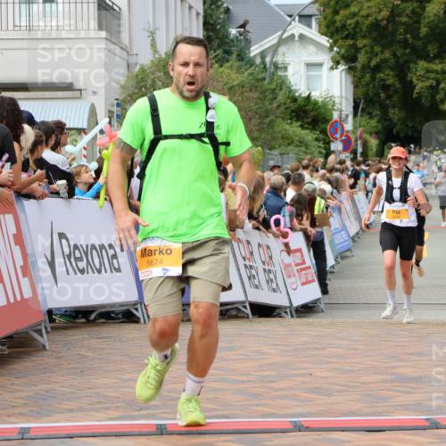 31.08.2025 - 21. Blankeneser Heldenlauf Strokosch-Dieckow http://msf.ph/oto/8695583 31.08.2025 12:30:50 Ziel 5177, 5674, 5736 meine-sportfotos.de