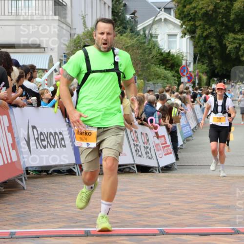 31.08.2025 - 21. Blankeneser Heldenlauf Strokosch-Dieckow http://msf.ph/oto/8695585 31.08.2025 12:30:50 Ziel 5177, 5674, 5736 meine-sportfotos.de