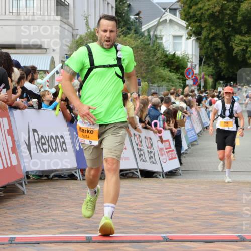 31.08.2025 - 21. Blankeneser Heldenlauf Strokosch-Dieckow http://msf.ph/oto/8695587 31.08.2025 12:30:50 Ziel 5177, 5674, 5736 meine-sportfotos.de