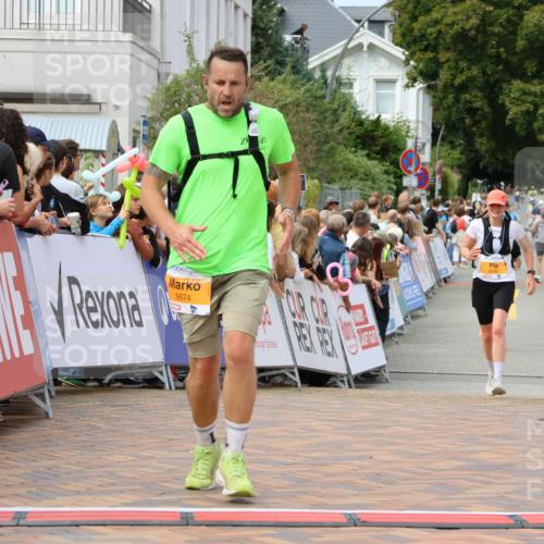 31.08.2025 - 21. Blankeneser Heldenlauf Strokosch-Dieckow http://msf.ph/oto/8695591 31.08.2025 12:30:49 Ziel 5177, 5674, 5736 meine-sportfotos.de