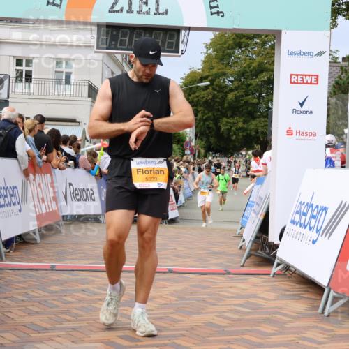 31.08.2025 - 21. Blankeneser Heldenlauf Strokosch-Dieckow http://msf.ph/oto/8695603 31.08.2025 12:30:41 Ziel 5177, 5039, 5357, 5493, 4401 meine-sportfotos.de