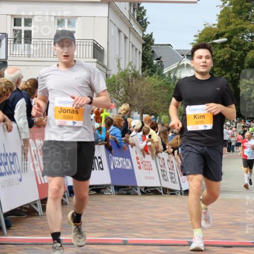 31.08.2025 - 21. Blankeneser Heldenlauf Strokosch-Dieckow http://msf.ph/oto/8695604 31.08.2025 12:25:40 Ziel 5235, 5058, 4403 meine-sportfotos.de