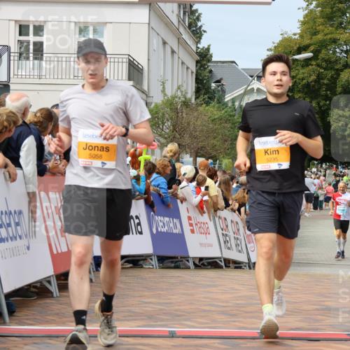 31.08.2025 - 21. Blankeneser Heldenlauf Strokosch-Dieckow http://msf.ph/oto/8695606 31.08.2025 12:25:40 Ziel 5235, 5058, 4403 meine-sportfotos.de