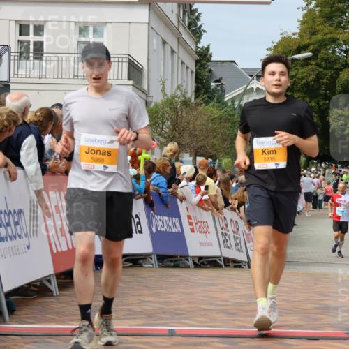 31.08.2025 - 21. Blankeneser Heldenlauf Strokosch-Dieckow http://msf.ph/oto/8695607 31.08.2025 12:25:40 Ziel 5235, 5058, 4403 meine-sportfotos.de