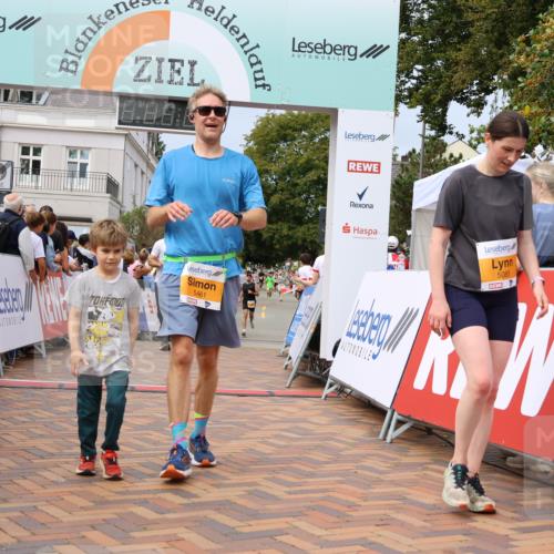 31.08.2025 - 21. Blankeneser Heldenlauf Strokosch-Dieckow http://msf.ph/oto/8695627 31.08.2025 12:30:32 Ziel 5247, 5341, 5357, 5461, 5493, 5085, 4401 meine-sportfotos.de