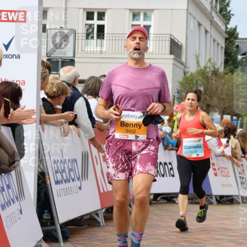 31.08.2025 - 21. Blankeneser Heldenlauf Strokosch-Dieckow http://msf.ph/oto/8695639 31.08.2025 12:25:24 Ziel 5319, 5413, 5452, 5733, 5251, 4120, 4385 meine-sportfotos.de