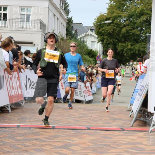 31.08.2025 - 21. Blankeneser Heldenlauf Strokosch-Dieckow http://msf.ph/oto/8695651 31.08.2025 12:30:27 Ziel 5247, 5341, 5439, 5461, 5085 meine-sportfotos.de
