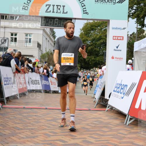 31.08.2025 - 21. Blankeneser Heldenlauf Strokosch-Dieckow http://msf.ph/oto/8695659 31.08.2025 12:30:21 Ziel 5341, 5727, 5439, 4382 meine-sportfotos.de