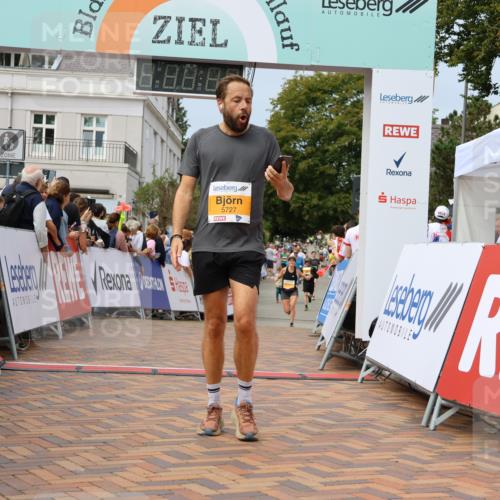 31.08.2025 - 21. Blankeneser Heldenlauf Strokosch-Dieckow http://msf.ph/oto/8695662 31.08.2025 12:30:20 Ziel 5341, 5727, 5439, 4382 meine-sportfotos.de