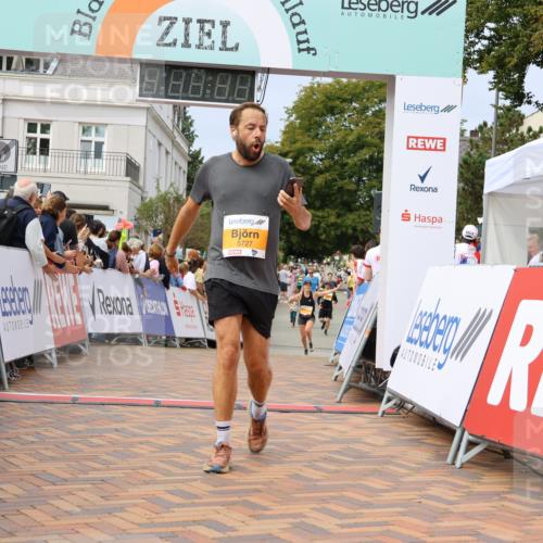 31.08.2025 - 21. Blankeneser Heldenlauf Strokosch-Dieckow http://msf.ph/oto/8695667 31.08.2025 12:30:20 Ziel 5341, 5727, 5439, 4382 meine-sportfotos.de