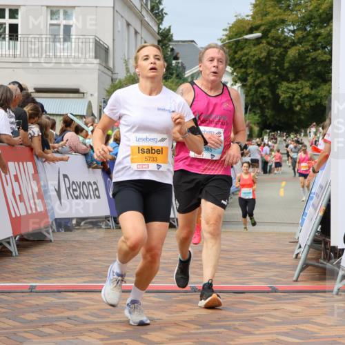 31.08.2025 - 21. Blankeneser Heldenlauf Strokosch-Dieckow http://msf.ph/oto/8695670 31.08.2025 12:25:19 Ziel 5319, 5413, 5452, 5733, 4385 meine-sportfotos.de