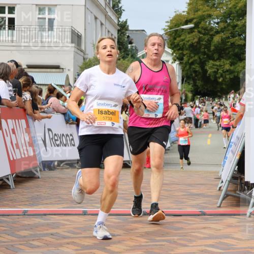 31.08.2025 - 21. Blankeneser Heldenlauf Strokosch-Dieckow http://msf.ph/oto/8695672 31.08.2025 12:25:19 Ziel 5319, 5413, 5452, 5733, 4385 meine-sportfotos.de