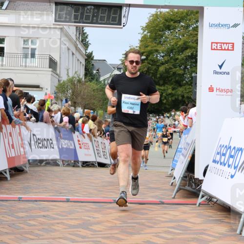 31.08.2025 - 21. Blankeneser Heldenlauf Strokosch-Dieckow http://msf.ph/oto/8695673 31.08.2025 12:30:18 Ziel 5657, 5727, 5439, 4382 meine-sportfotos.de