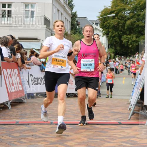 31.08.2025 - 21. Blankeneser Heldenlauf Strokosch-Dieckow http://msf.ph/oto/8695676 31.08.2025 12:25:19 Ziel 5319, 5413, 5452, 5733, 4385 meine-sportfotos.de