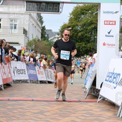 31.08.2025 - 21. Blankeneser Heldenlauf Strokosch-Dieckow http://msf.ph/oto/8695677 31.08.2025 12:30:18 Ziel 5657, 5727, 5439, 4382 meine-sportfotos.de