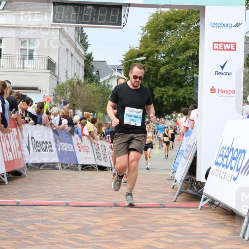 31.08.2025 - 21. Blankeneser Heldenlauf Strokosch-Dieckow http://msf.ph/oto/8695679 31.08.2025 12:30:17 Ziel 5657, 5727, 4382 meine-sportfotos.de