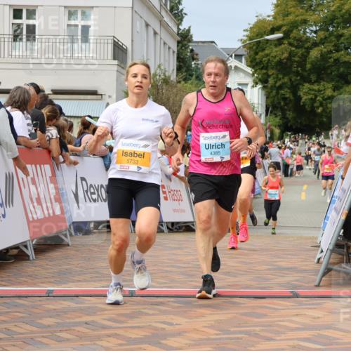31.08.2025 - 21. Blankeneser Heldenlauf Strokosch-Dieckow http://msf.ph/oto/8695681 31.08.2025 12:25:19 Ziel 5319, 5413, 5452, 5733, 4385 meine-sportfotos.de
