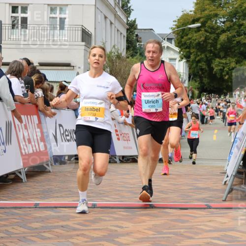 31.08.2025 - 21. Blankeneser Heldenlauf Strokosch-Dieckow http://msf.ph/oto/8695682 31.08.2025 12:25:19 Ziel 5319, 5413, 5452, 5733, 4385 meine-sportfotos.de